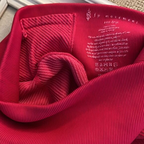 FP Movement by Free People pink ribbed 3/4 leggings w inside seam pocket S - Picture 2 of 7